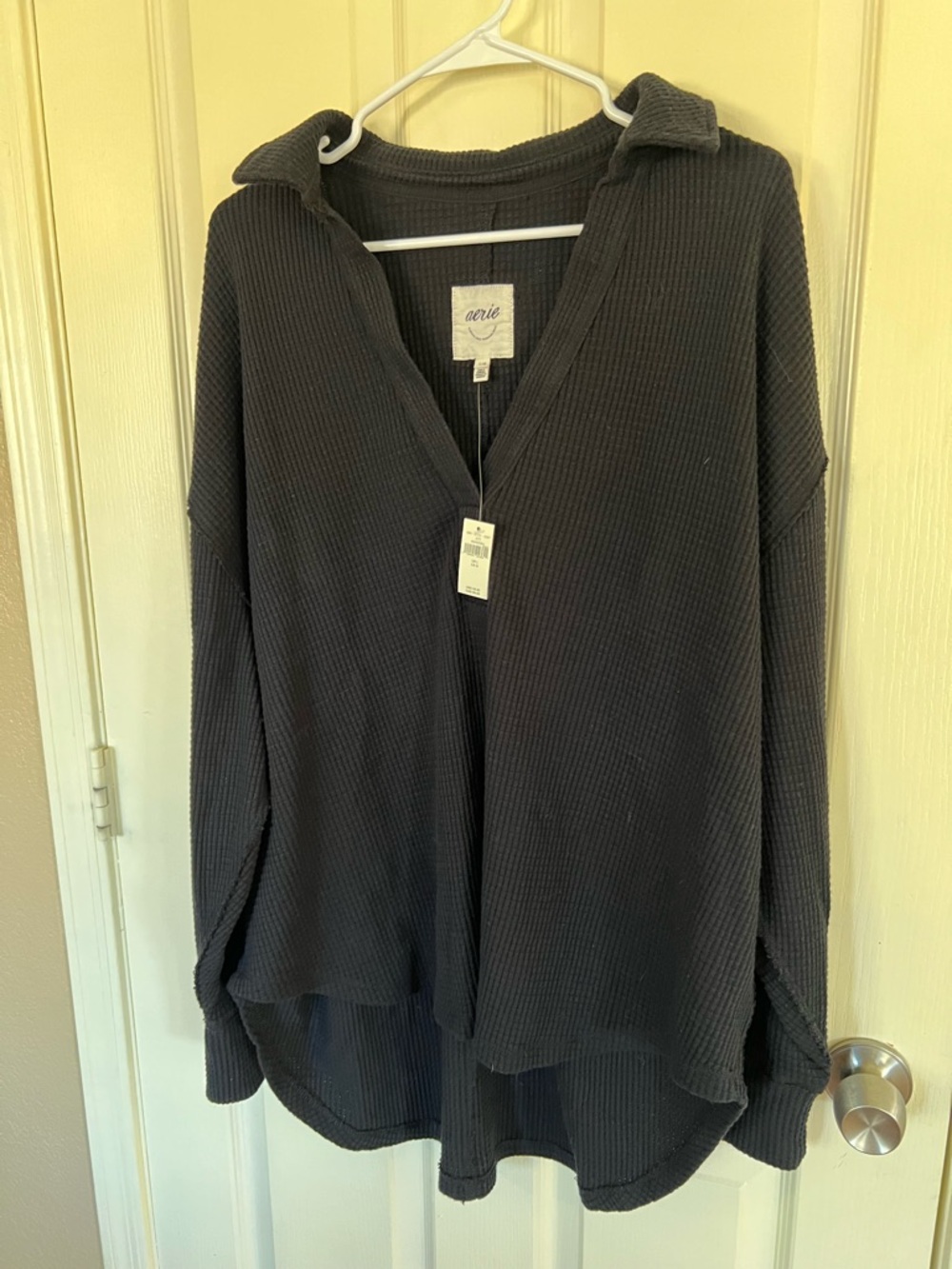 Aerie Waffle Lumberjane Sweatshirt Black V-Neck Oversized Hi-Low Hem Size Large - Picture 7 of 11